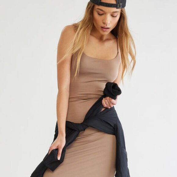 ✨️🎄🎁🎄✨️✨️Solid Scoop-Neck Bodycon Midi Dress - Picture 2 of 3